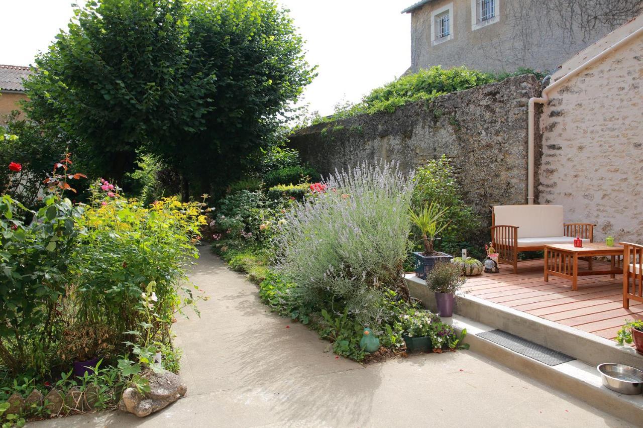 La Loge Des Fees Bed & Breakfast Latille Ngoại thất bức ảnh